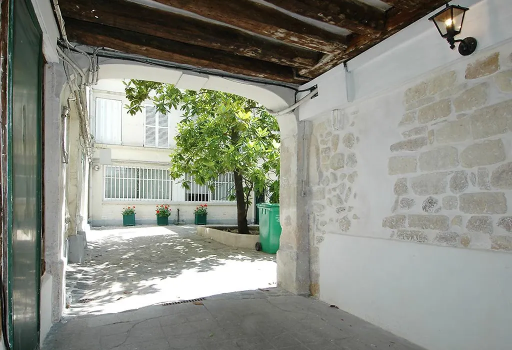 Transparent Marais-1